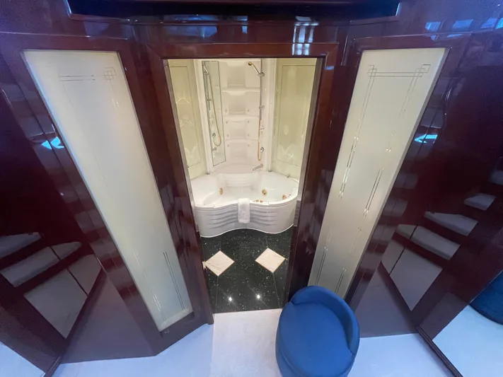 Sarah Sea Yacht Photos Pics Luxurious bathroom interior on 2004 Kaiserwerft Baron 102 yacht, featuring elegant design elements.