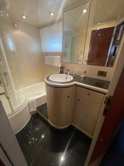 Sarah Sea Yacht Photos Pics 