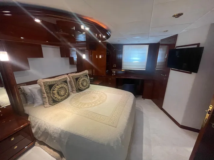 Sarah Sea Yacht Photos Pics 