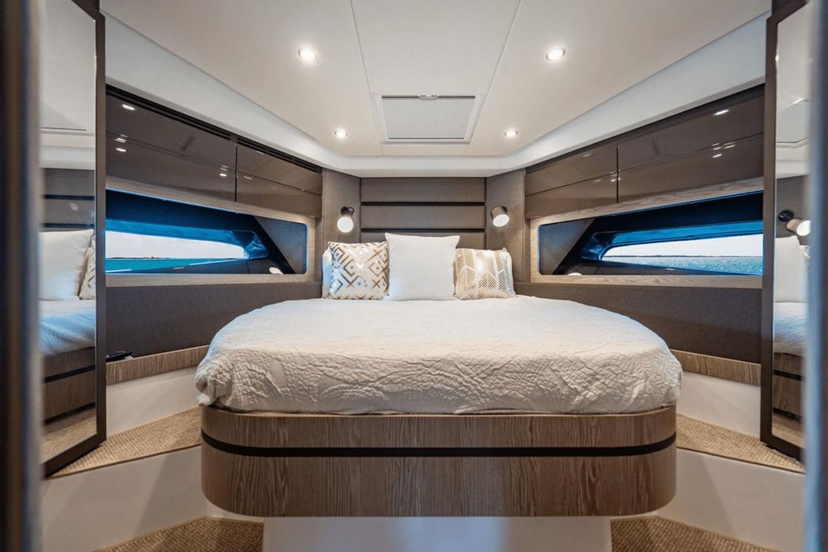 2020 Azimut 47 