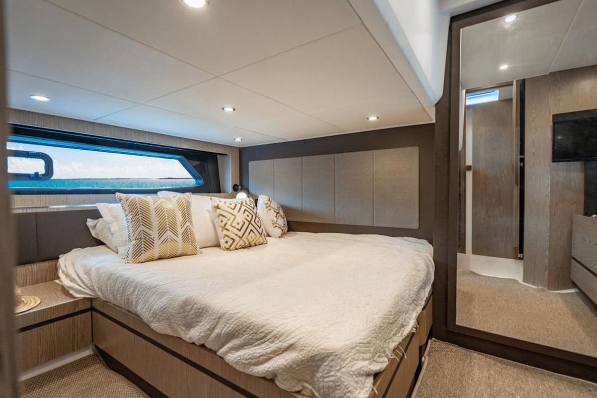 2020 Azimut 47 