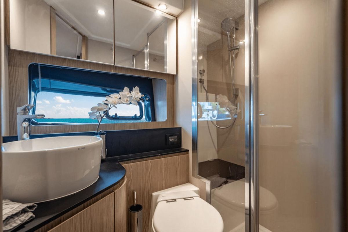 2020 Azimut 47 