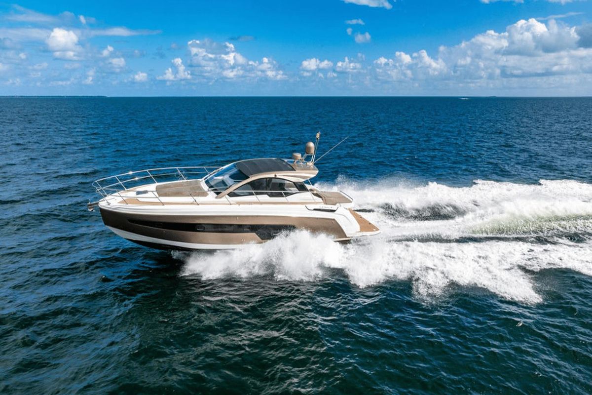 2020 Azimut 47 
