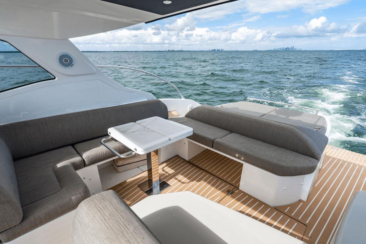 2020 Azimut 47 