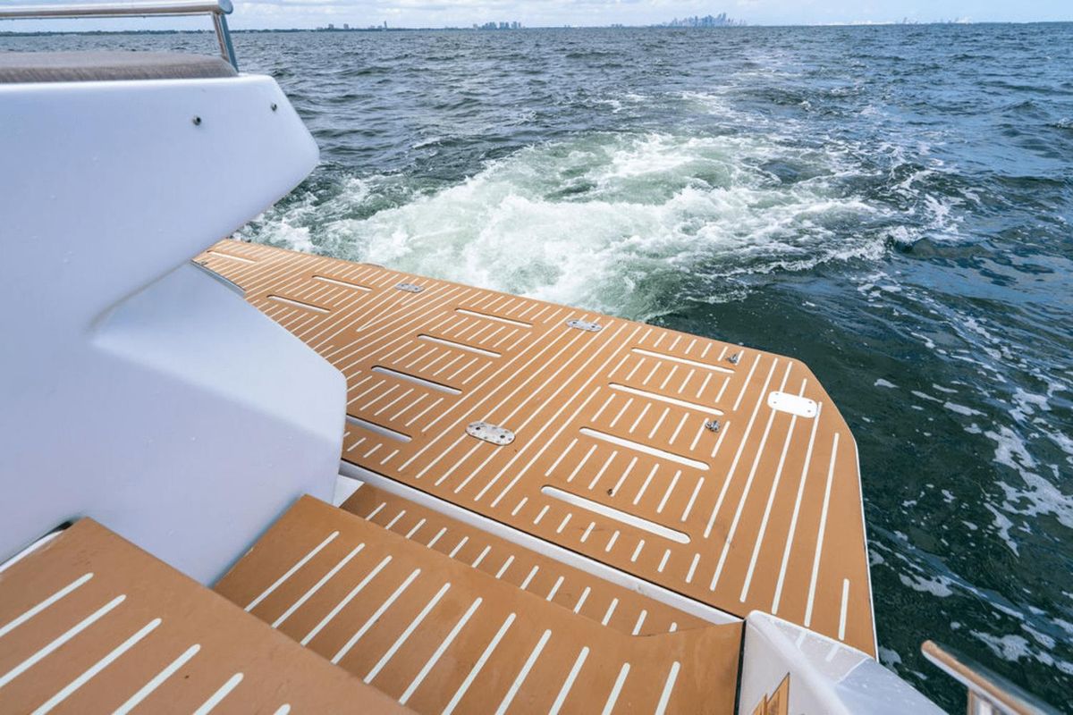 2020 Azimut 47 