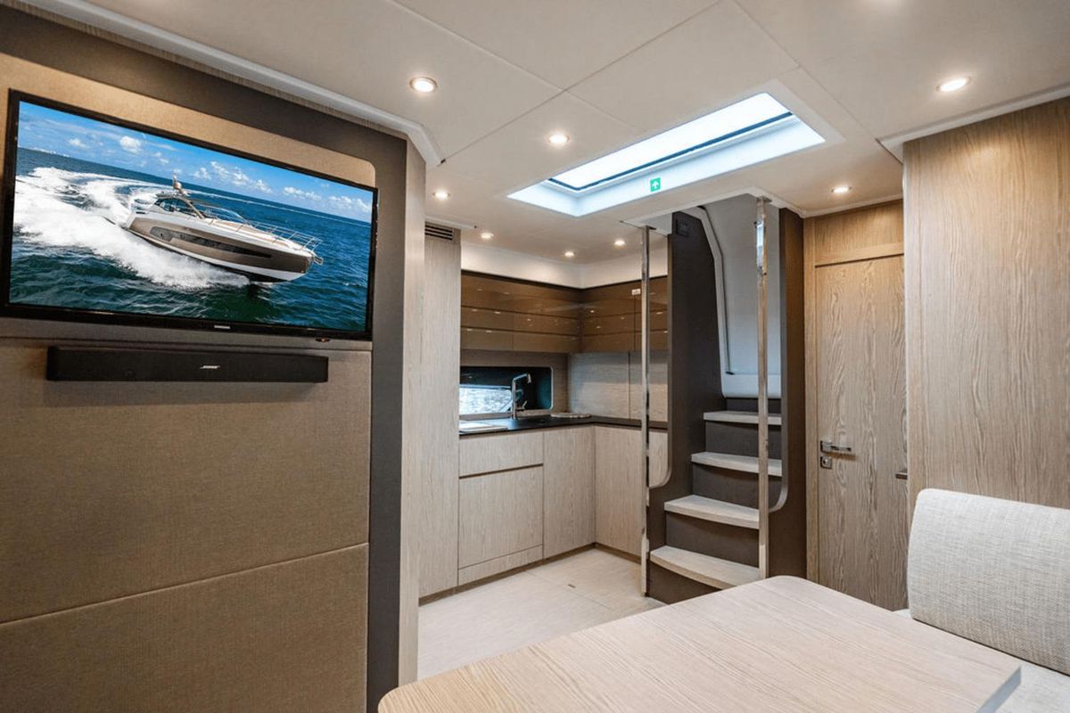 2020 Azimut 47 