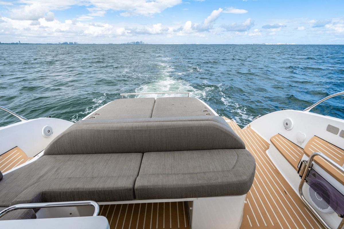 2020 Azimut 47 
