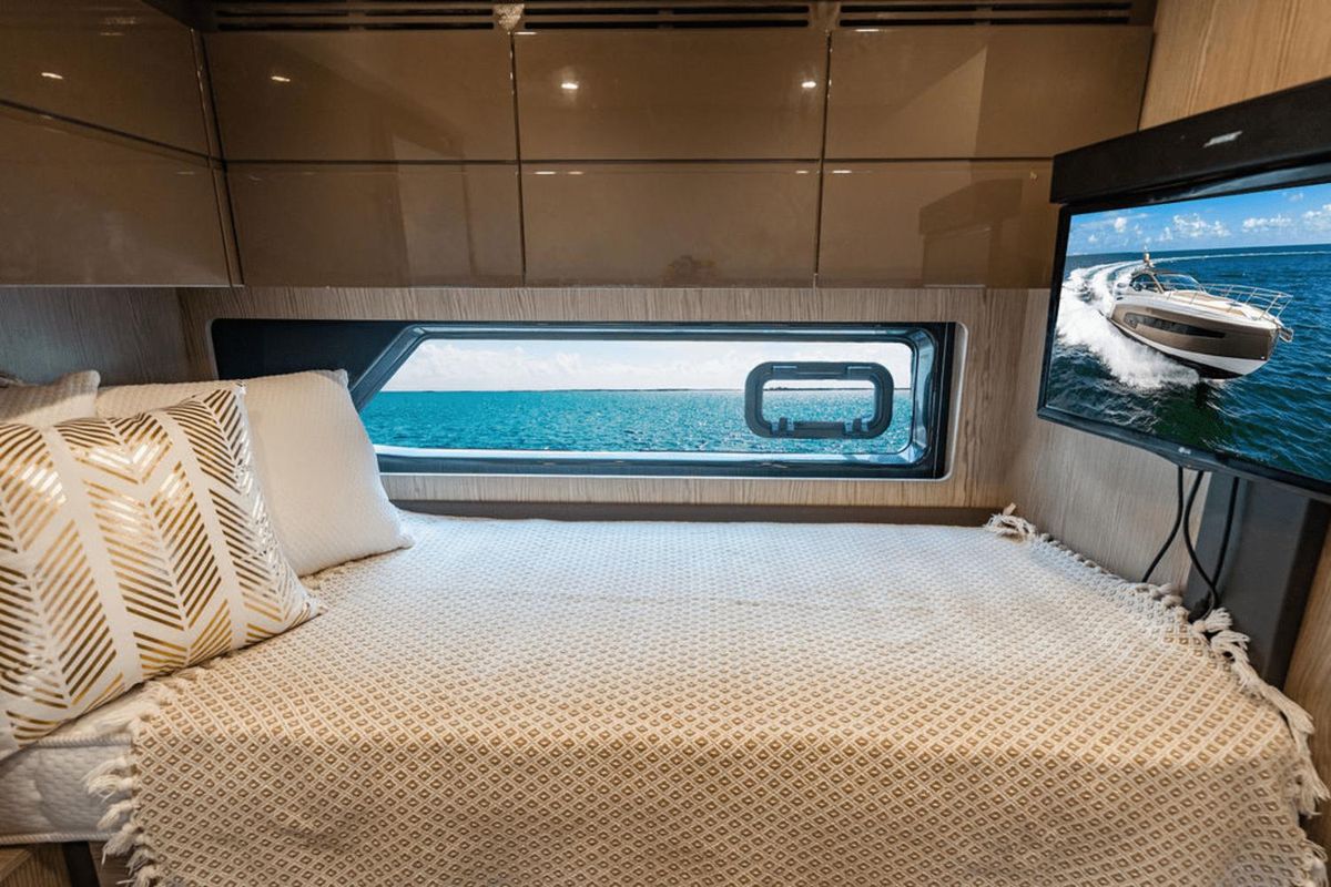 2020 Azimut 47 