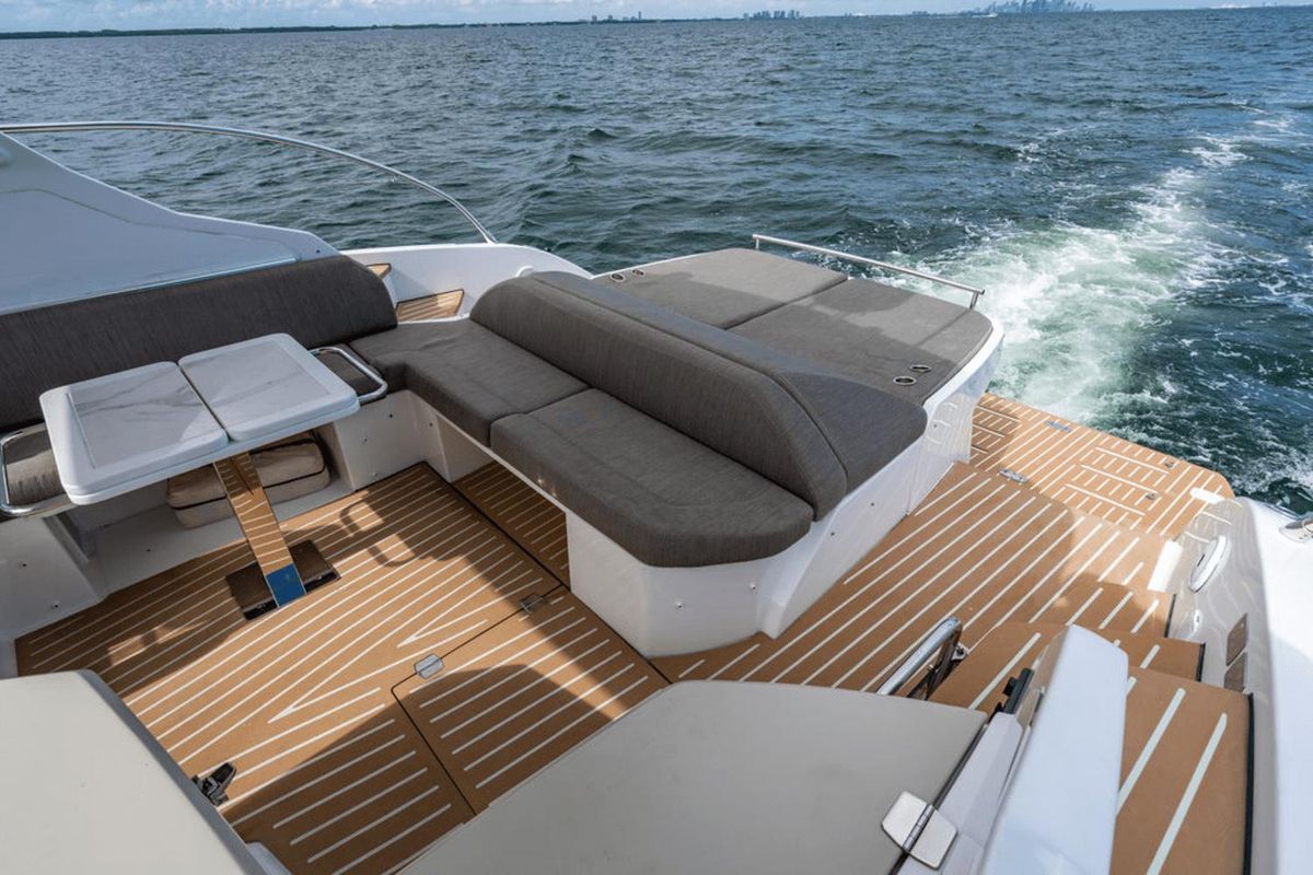 2020 Azimut 47 