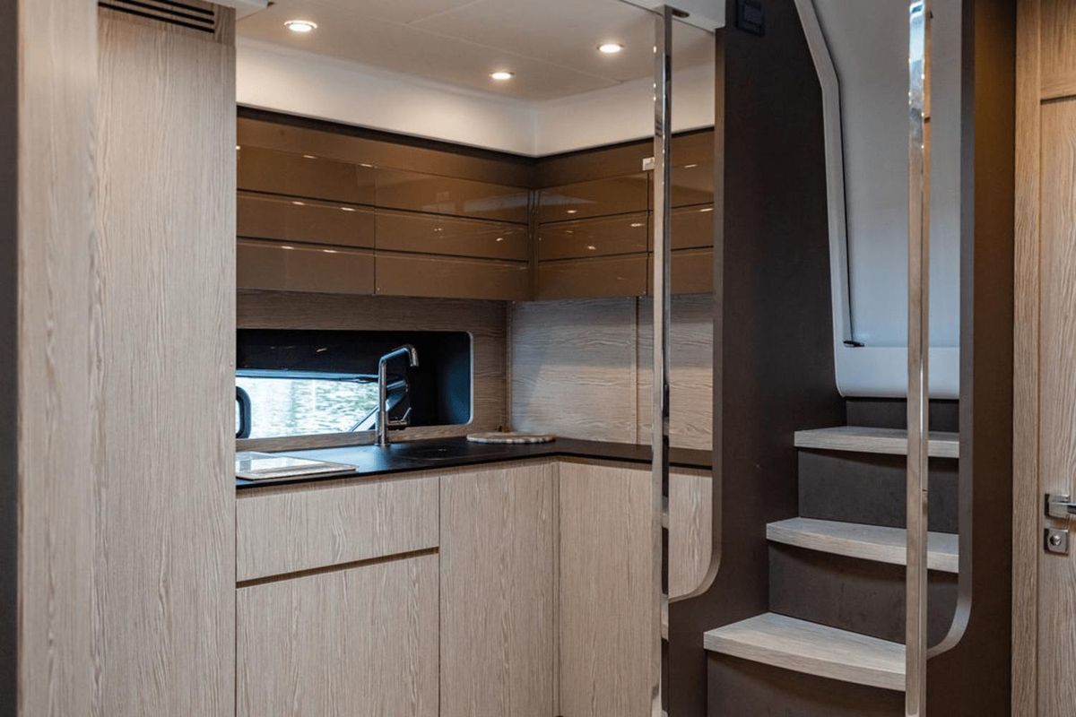 2020 Azimut 47 