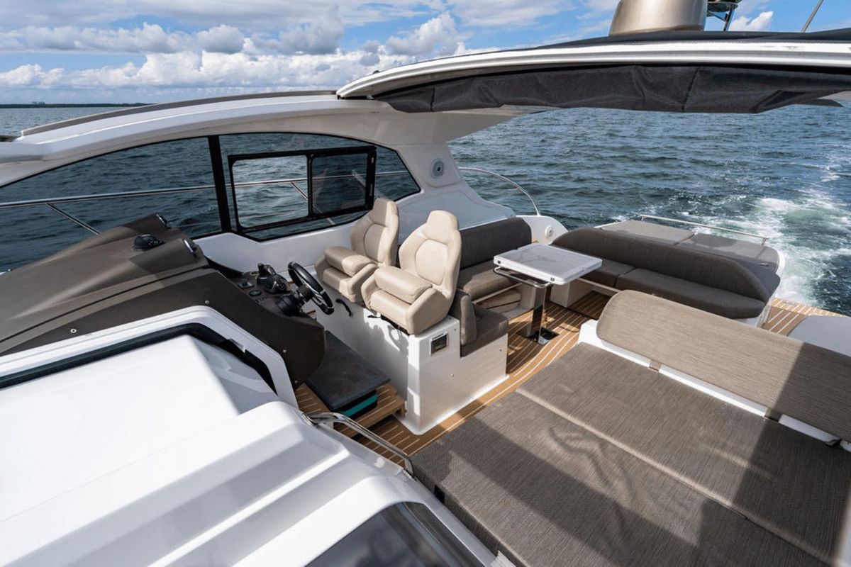 2020 Azimut 47 
