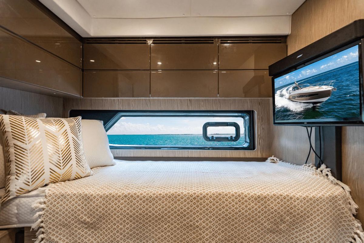 2020 Azimut 47 