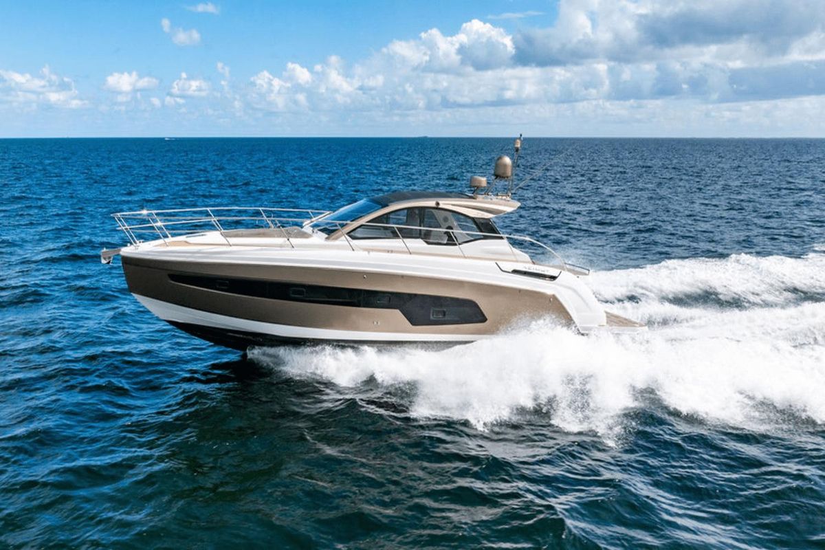 2020 Azimut 47 