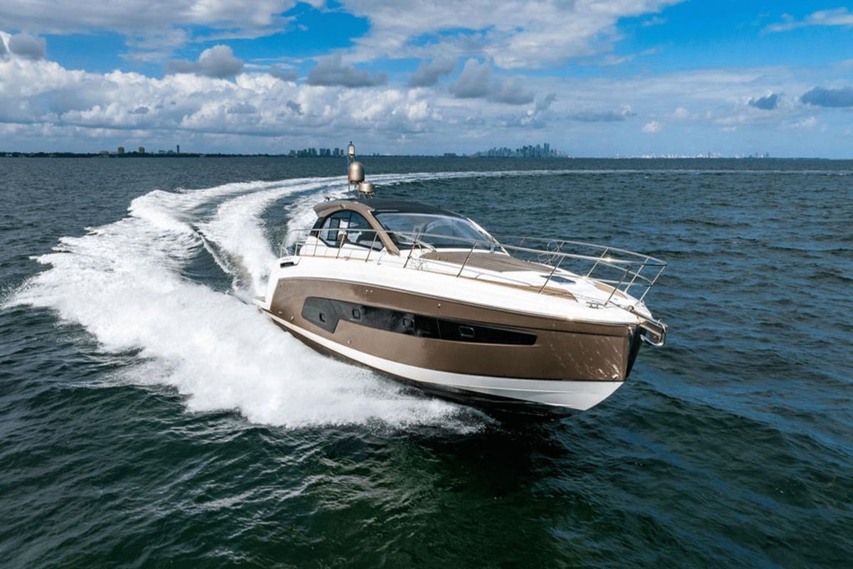 2020 Azimut 47 