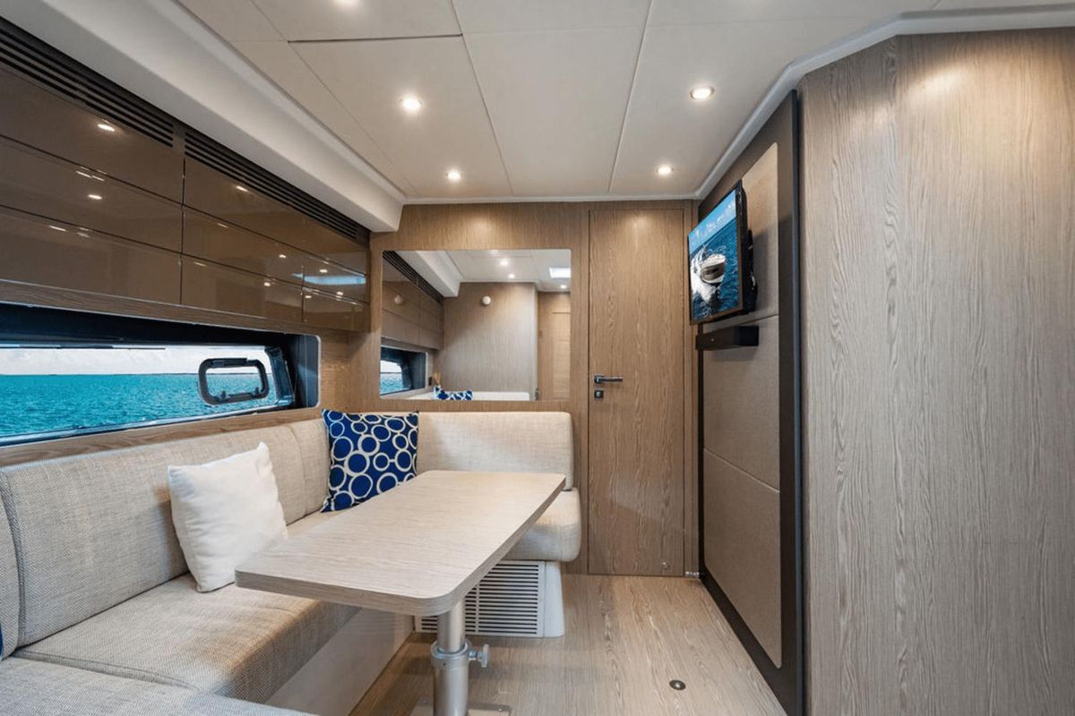 2020 Azimut 47 