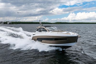 Yacht