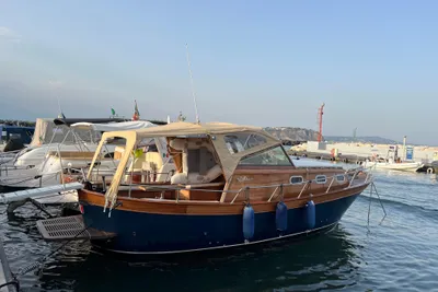 2001 Bani Bani 900