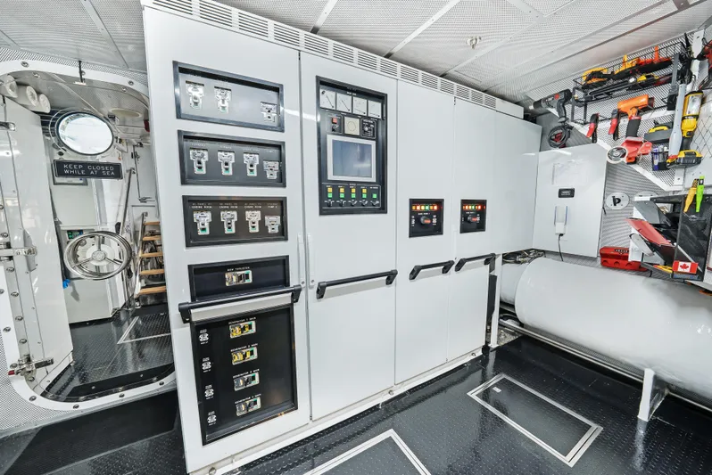 Silver Lining Yacht Photos Pics 