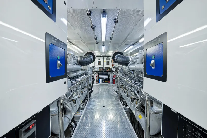 Silver Lining Yacht Photos Pics 