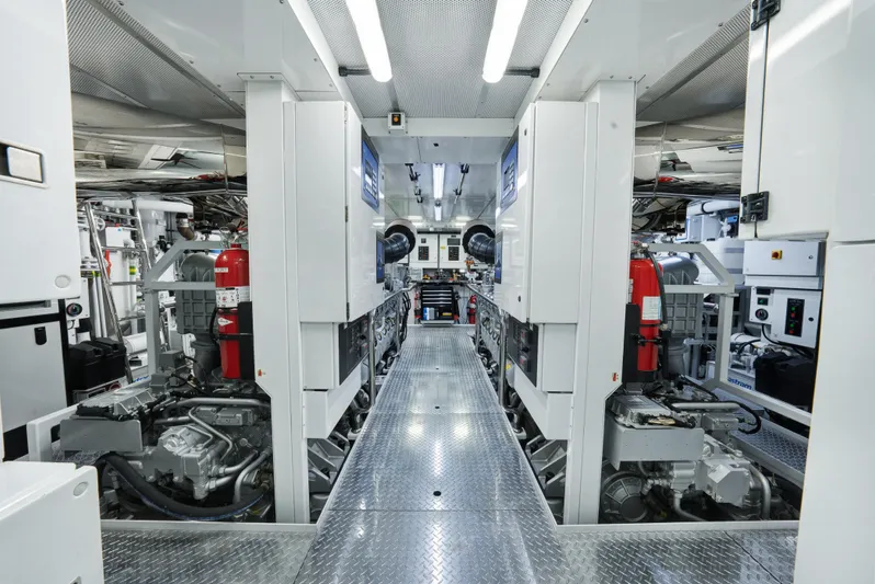 Silver Lining Yacht Photos Pics 