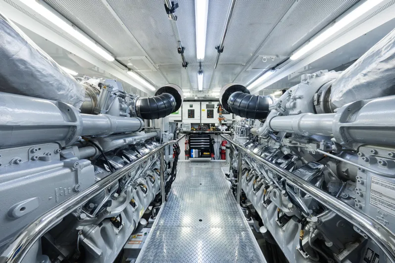 Silver Lining Yacht Photos Pics 