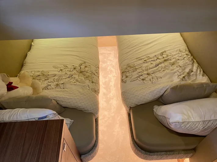  Yacht Photos Pics Luxurious twin beds in 2023 Van der Heijden Exclusive Deluxe 1700 yacht cabin.