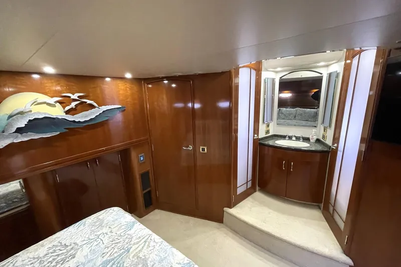 Sea Spirit Yacht Photos Pics MASTER STATEROOM TO PORT WITH VANITY, PRIVATE HEAD AFT WITH TUB & SHOWER FORWARD
