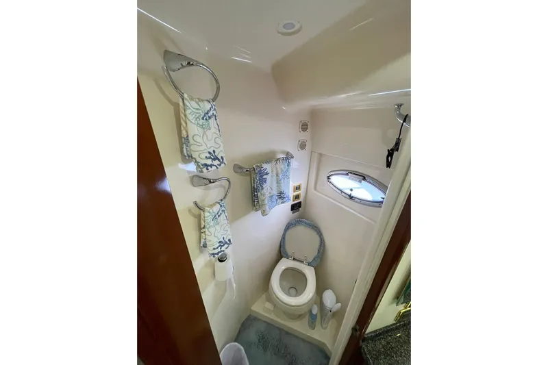 Sea Spirit Yacht Photos Pics PRIVATE MASTER TOILET