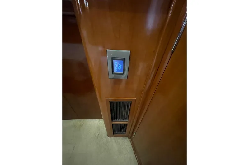 Sea Spirit Yacht Photos Pics NEW AC/HEAT & DEHUMIDIFIER DIGITAL CONTROLS