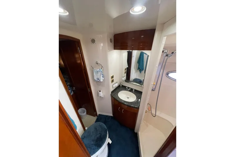 Sea Spirit Yacht Photos Pics VIP/DAY HEAD OVERVIEW FRM COMPANIONWAY ENTRYWAY