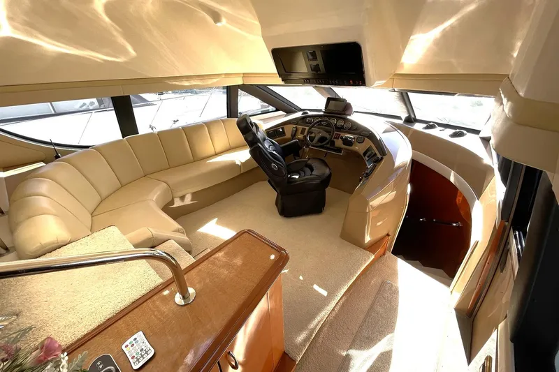 Sea Spirit Yacht Photos Pics PILOTHOUSE OVERVIEW LOOKING FORWARD