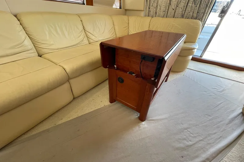 Sea Spirit Yacht Photos Pics CUSTOM POWER HIGH/LOW TABLE