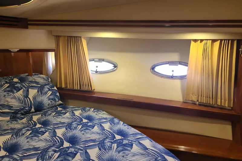Sea Spirit Yacht Photos Pics VIP STATEROOM TO STBD. AND OPENING PORT HOLES WITH SCREENS