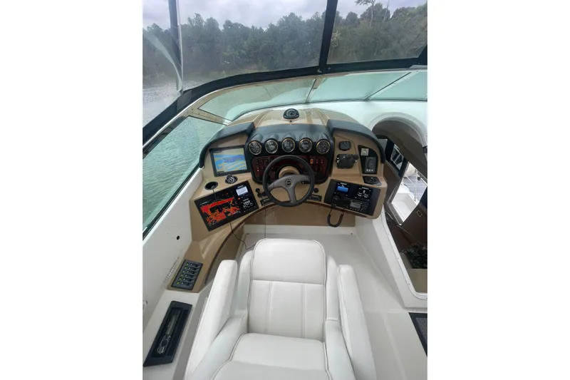 Sea Spirit Yacht Photos Pics FLYBRIDGE HELM OVERVIEW