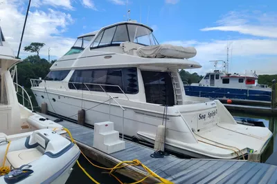 Carver 570 Voyager Pilothouse
