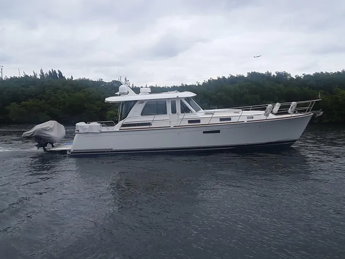 Happy Days Yacht Photos Pics 