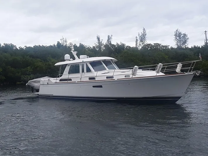 Happy Days Yacht Photos Pics 