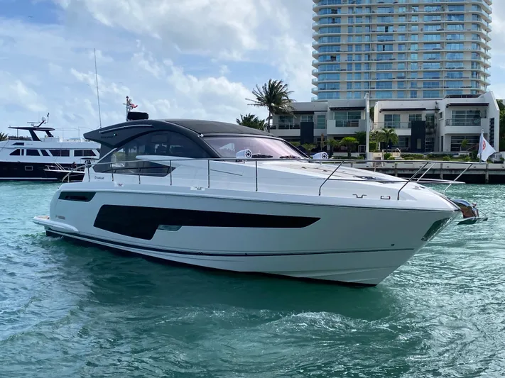 2022 Fairline Targa 50 Gt Yacht Photos Pics 