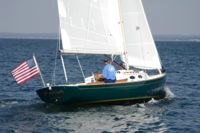 Alerion Express 28