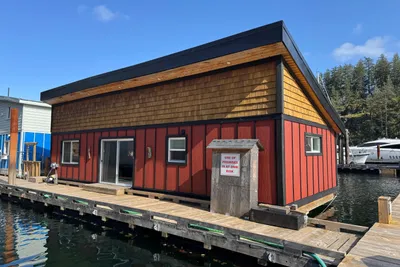 Custom 1 bed 2 bath