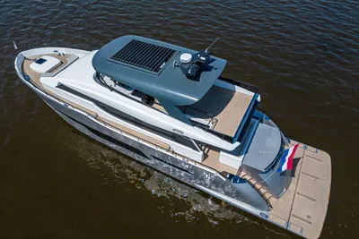 Van der Heijden Phantom Expedition