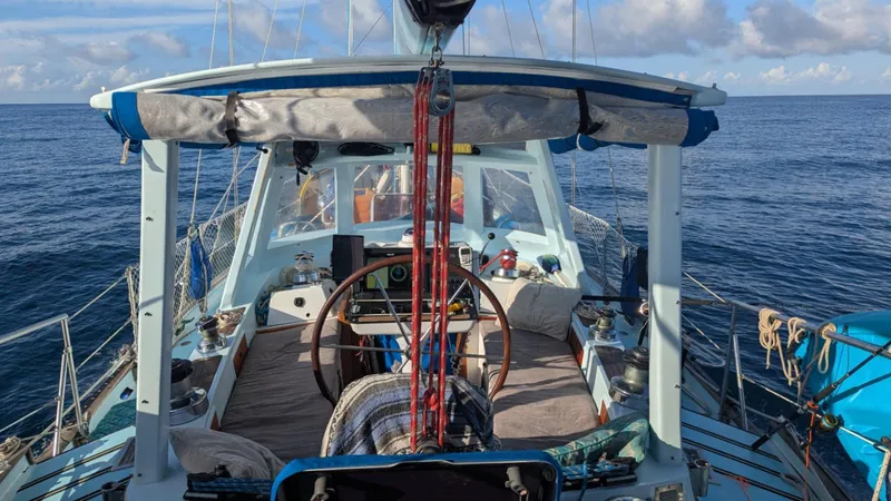 Siren Yacht Photos Pics 