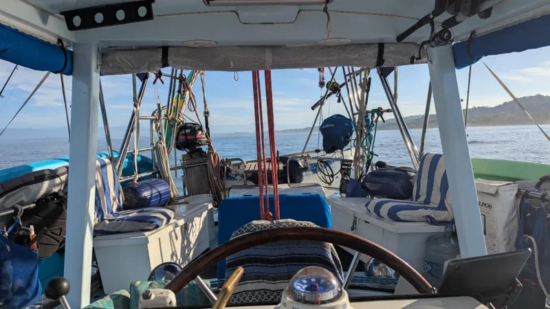 Siren Yacht Photos Pics 