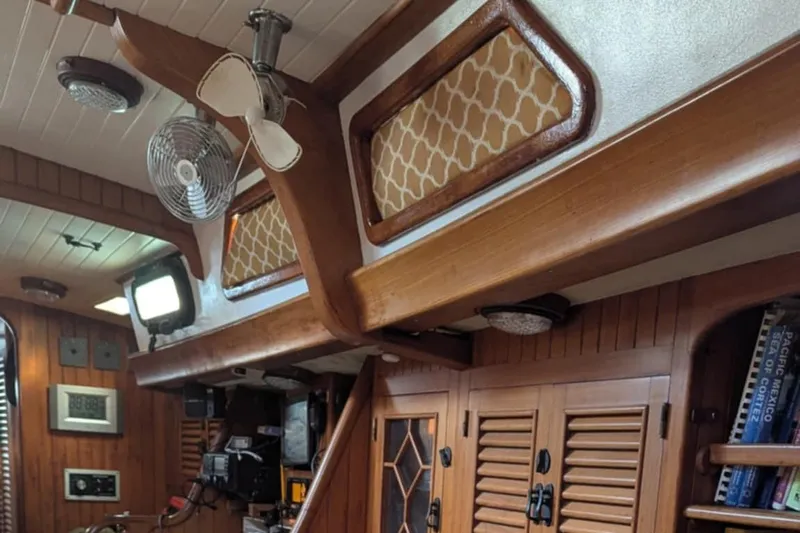 Siren Yacht Photos Pics 