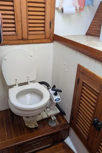 Siren Yacht Photos Pics 