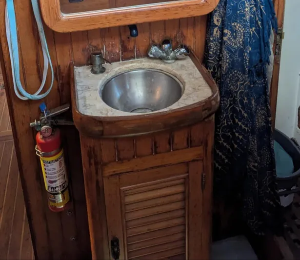 Siren Yacht Photos Pics 