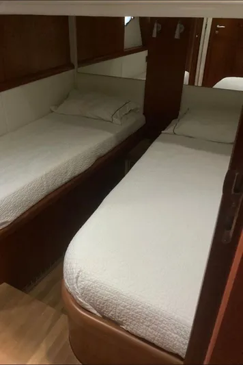 Pura Vida Yacht Photos Pics Interior of Sunseeker Predator 72 yacht, year 2007.