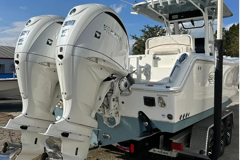  Yacht Photos Pics 2022 Sea Hunt Gamefish 30 Coffin Box with twin Yamaha 300 engines.