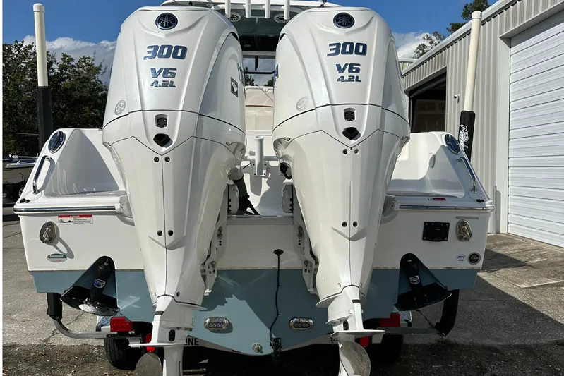 Yacht Photos Pics 2022 Sea Hunt Gamefish 30 Coffin Box with twin Yamaha 300 V6 engines.