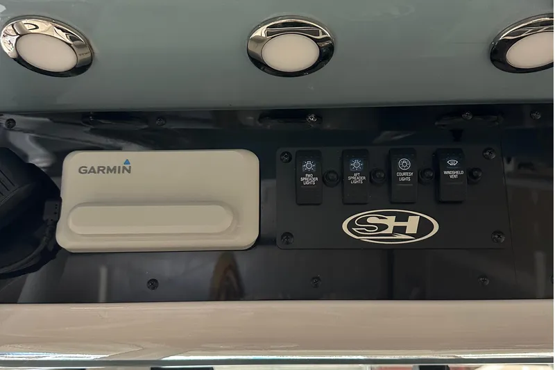  Yacht Photos Pics Control panel of 2022 Sea Hunt Gamefish 30 Coffin Box with Garmin device.